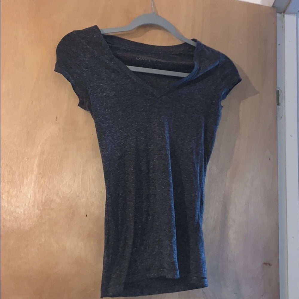 grey tshirt